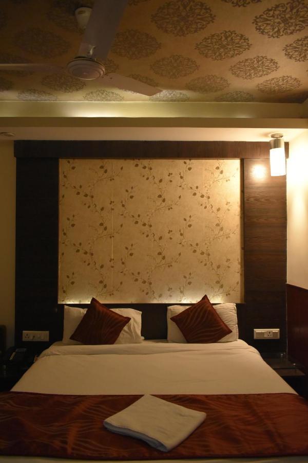 Hotel Galaxy Allahabad Exterior photo